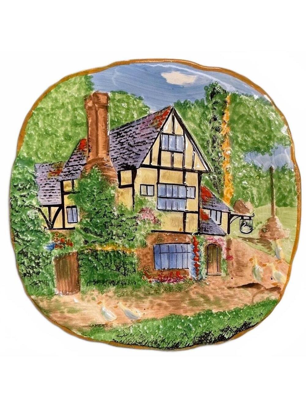 Rare Grimwades Royal Winton 'Ye Olde Inne' Embossed Wall Plate c1939 Collectable